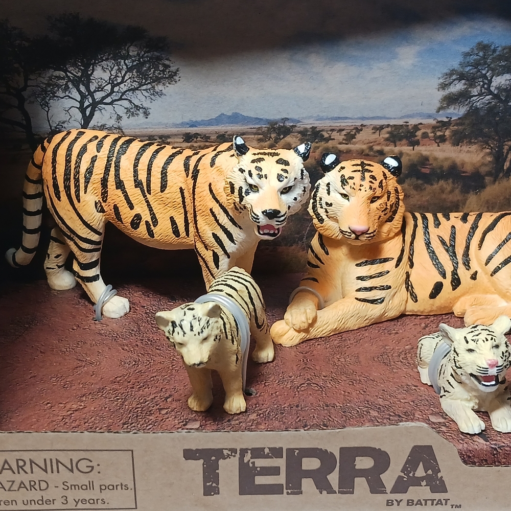 Terra by Battat Tiger Family  Toy Tiger Safari Animals Miniature - Picture 2 of 6